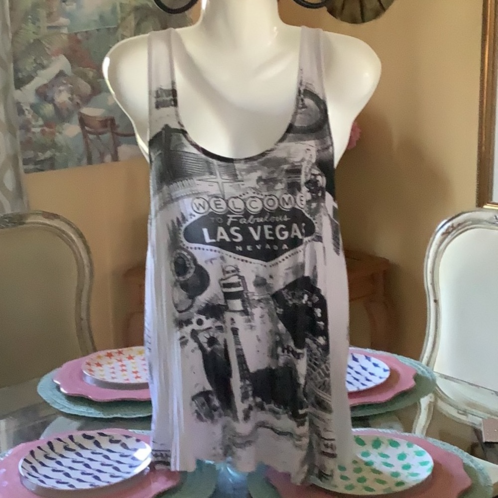 Banana Republic Razorback white tank Las Vegas black and white size XL s…